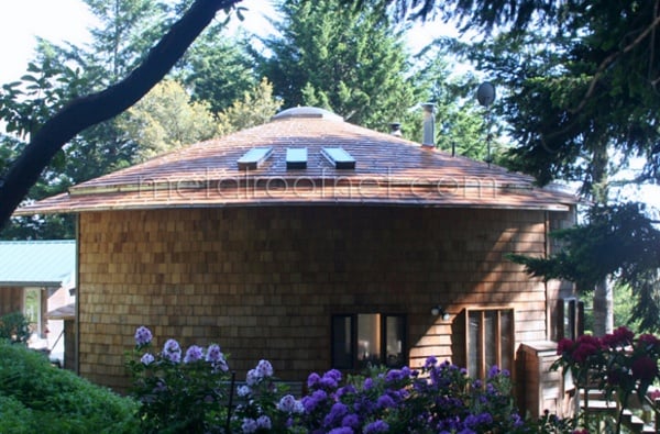 Corten steel, naturally rusting, in a shake profile