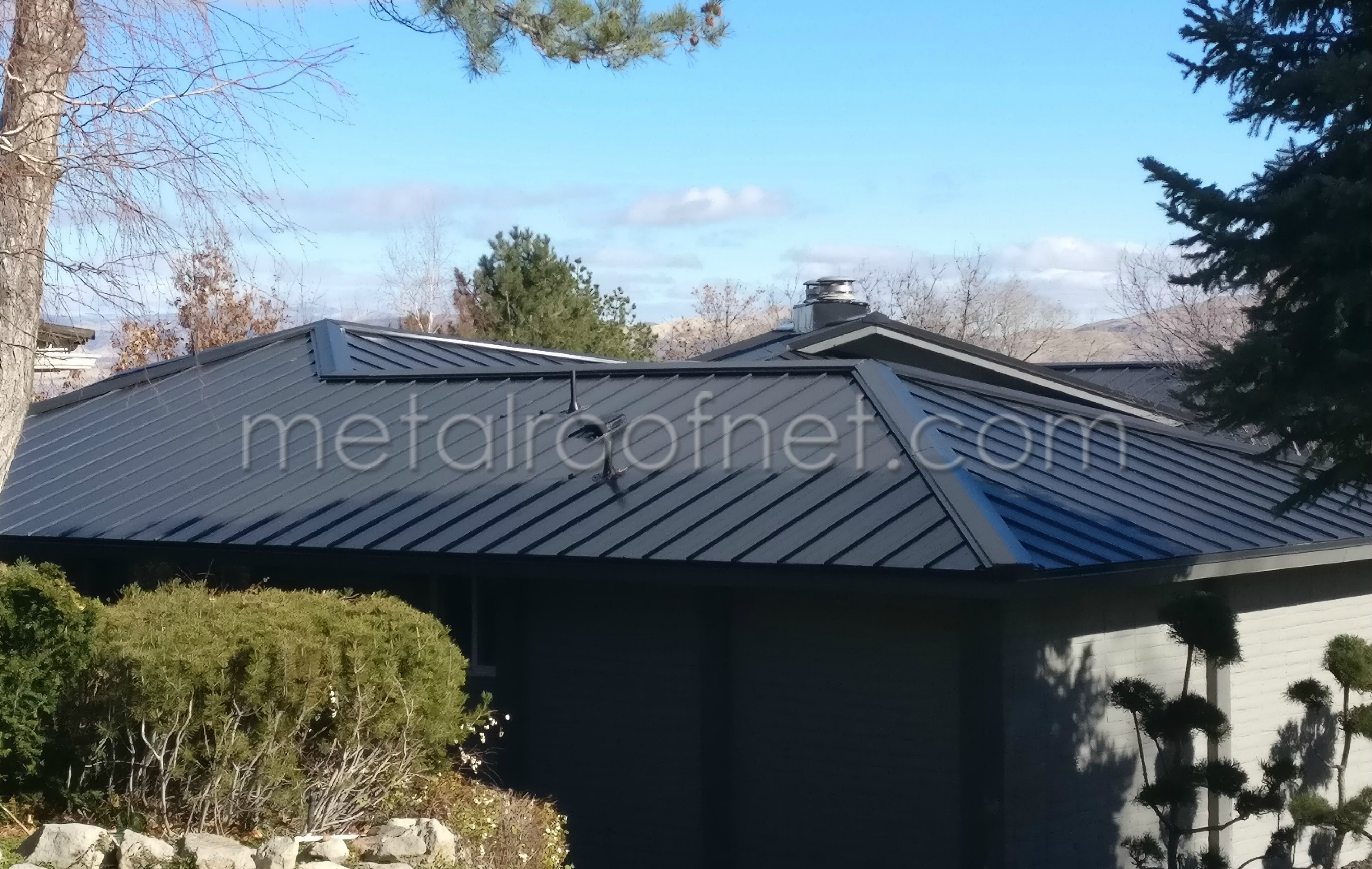 metal-roof-network-SL-1-steel-panels-black-matte.png